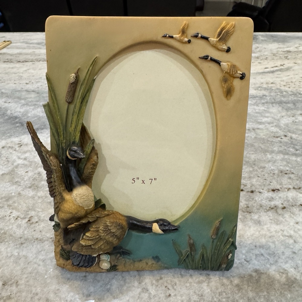 Canadian Geese 3D Resin Picture Frame Photo 5" X 7" Hunting Nature Portrait